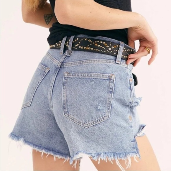 NWT Free People Makai Distressed Cutoff Shorts in Shout & Twist - Picture 2 of 11